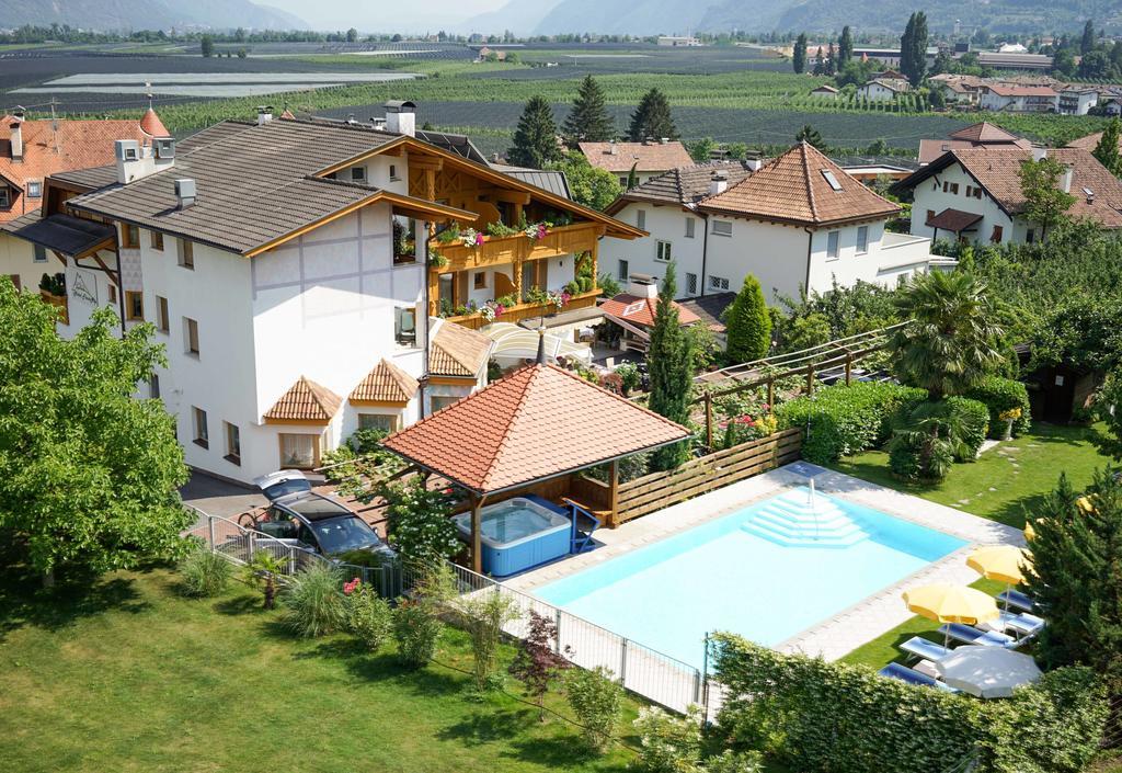 Hotel Fleuralp Cermes Exterior foto